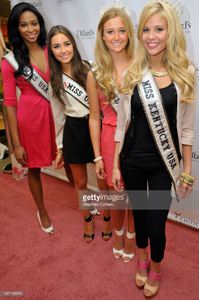 nana-meriwether-olivia-culpo-gracie-sappand-allie-leggett-attends-the-picture-id167106678.jpg