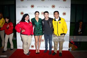 olivia-culpo-and-singer-nick-jonas-pose-with-city-year-americorps-at-picture-id471166652.jpg