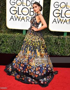 olivia-culpo-arrives-at-the-74th-annual-golden-globe-awards-at-the-picture-id631424270.jpg