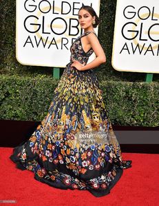 olivia-culpo-arrives-at-the-74th-annual-golden-globe-awards-at-the-picture-id631424288.jpg
