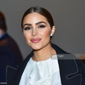 olivia-culpo-at-the-john-paul-ataker-show-featuring-freida-rothman-picture-id635358642.jpg