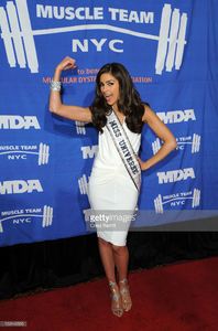 olivia-culpo-attends-16th-annual-mda-muscle-team-gala-and-benefit-at-picture-id159145505.jpg
