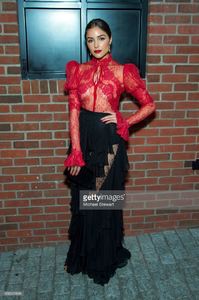 olivia-culpo-attends-amfar-generationcure-solstice-2017-at-mr-purple-picture-id698901868.jpg