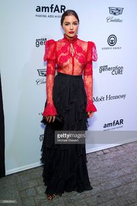 olivia-culpo-attends-amfar-generationcure-solstice-2017-at-mr-purple-picture-id698904940.jpg