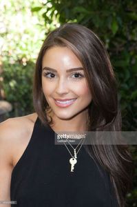 olivia-culpo-attends-nick-jonas-rehearses-in-los-angeles-for-his-new-picture-id454001652.jpg