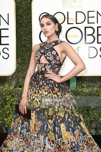 olivia-culpo-attends-the-74th-annual-golden-globe-awards-arrivals-at-picture-id631321662.jpg