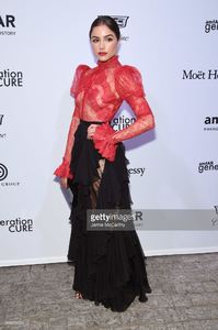 olivia-culpo-attends-the-amfar-generationcure-solstice-2017-at-mr-on-picture-id698829424.jpg