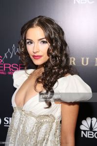 olivia-culpo-attends-the-red-carpet-at-miss-universe-pageant-2013-on-picture-id187500637.jpg