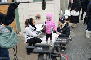 olivia-culpo-conducts-interviews-on-the-streets-of-park-city-for-picture-id632327038.jpg