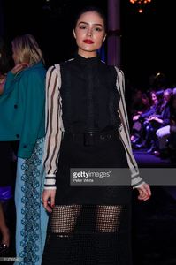 olivia-culpo-miss-universe-2012-attends-the-emanuel-ungaro-show-as-picture-id513789540.jpg