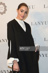 olivia-culpo-poses-backstage-for-the-lanyu-collection-during-new-york-picture-id634580326.jpg