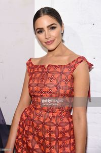 olivia-culpo-posese-backstage-at-the-zac-posen-collection-during-new-picture-id635343072.jpg