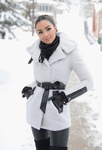 olivia_culpo_conducts_interview4.jpg