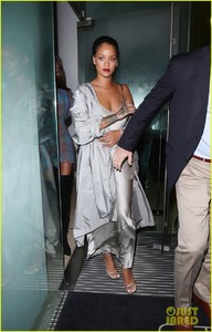 rihanna-stuns-in-silver-at-valerian-after-party-01.jpg