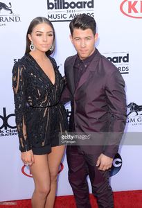 singer-nick-jonas-and-model-olivia-culpo-attend-the-2015-billboard-picture-id473879544.jpg