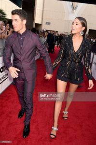 singer-nick-jonas-and-olivia-culpo-attend-the-2015-billboard-music-picture-id473805306.jpg