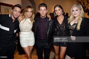 singers-prince-royce-jennifer-lopez-and-nick-jonas-actress-olivia-picture-id473852376.jpg
