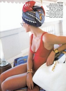 us_vogue_may_1989_16.thumb.jpg.0a0606cb9f03dc5ee8a52b362cb0d4ed.jpg