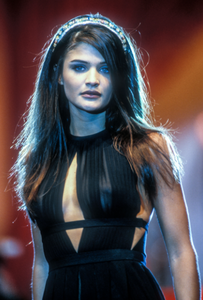 versace-hc-fw-1991.thumb.png.06e02ee7c092e2095b1716c23eba29e2.png