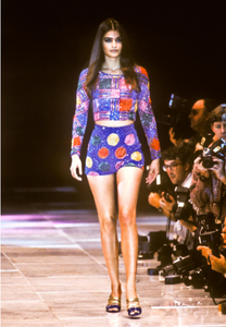 versace-ss-1991-10.thumb.png.d72ee038a9ff8b6ffb935abbeee054aa.png