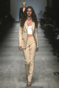 2_isaac-mizrahi-ss-1998-3_html.thumb.JPEG.27404eb808a98d92b21ae14d80bd3946.JPEG