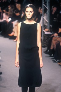 3_balenciaga-ss-1998-4_html.thumb.JPEG.39dfd475f49dc1f9724e978f76d6dbd8.JPEG