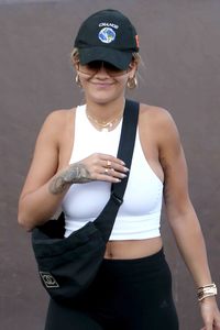 48437814_rita-ora-23.jpg