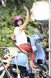 48919458_lucy-hale-01.jpg