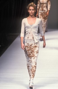 5994a02368f41_dolcegabbana-ss-1997-3.thumb.jpg.49b3ad9856d52a45d936a95bc3dfea6c.jpg