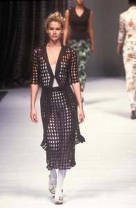 5994a03513378_dolcegabbana-ss-1997-7.thumb.jpg.d036c965cc4be3543ad91147e630af63.jpg