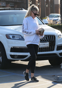 charlotte shopping malibu 19 (12).jpg