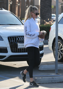 charlotte shopping malibu 19 (13).jpg