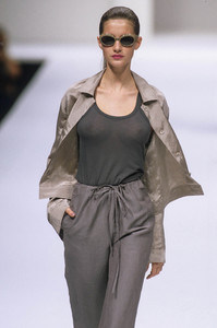 8_max-mara-ss-1998-9_html.thumb.JPEG.40edd72e528918d5733dee7f8629e491.JPEG
