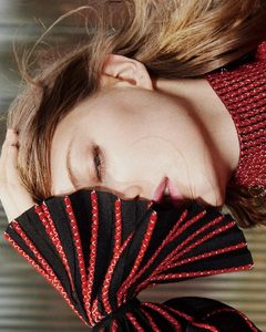 Lindsey-Wixson-by-Zeng-Wu-for-Vogue-Me-China-August-2017-5-760x949.thumb.jpg.8c57152c73283f04b7cd1729c0cd75af.jpg
