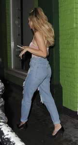 Lottie-Moss-in-Ripprd-Jeans--03.jpg