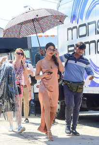 Priyanka-Chopra-on-the-set-of-Isnt-It-Romantic--06.jpg