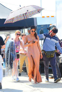 Priyanka-Chopra-on-the-set-of-Isnt-It-Romantic--10.jpg