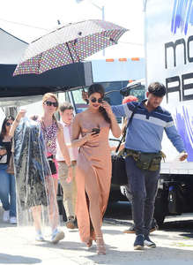 Priyanka-Chopra-on-the-set-of-Isnt-It-Romantic--15.jpg