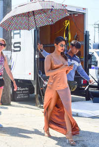Priyanka-Chopra-on-the-set-of-Isnt-It-Romantic--17.jpg