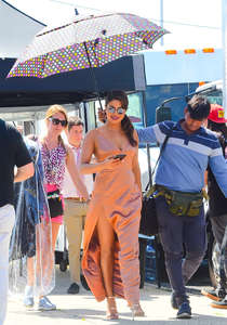 Priyanka-Chopra-on-the-set-of-Isnt-It-Romantic--20.jpg