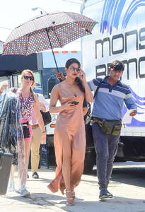 Priyanka-Chopra-on-the-set-of-Isnt-It-Romantic--25.jpg