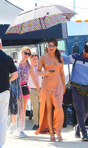 Priyanka-Chopra-on-the-set-of-Isnt-It-Romantic--26.jpg
