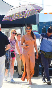 Priyanka-Chopra-on-the-set-of-Isnt-It-Romantic--28.jpg