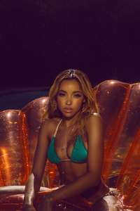 Tinashe--Galore-Magazine-2017--12.thumb.jpg.63cbfc6404d29fec957e89d6a94d51ed.jpg