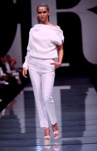 giafranco-ferre-ss-1997-6.thumb.jpg.bd3e95d774e49041c1c70ee5a203f2ff.jpg