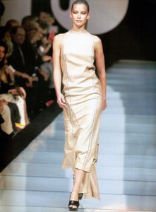 giafranco-ferre-ss-1997-8.thumb.jpg.53bb874f63bba91f43cc2c21d3601a71.jpg