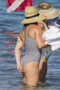 hilary-duff-on-the-beach-in-maui-hawaii-08032017-10.jpg