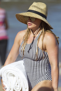 hilary-duff-on-the-beach-in-maui-hawaii-08032017-2.jpg