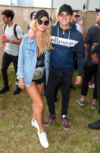 lottie-moss-v-festival-at-hylands-park-in-chelmsford-uk-1.jpg