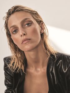 madame-figaro-august-2017-anja-rubik-by-nico-bustos-09.thumb.jpg.1ba71c23c709e563364fa891986c064d.jpg